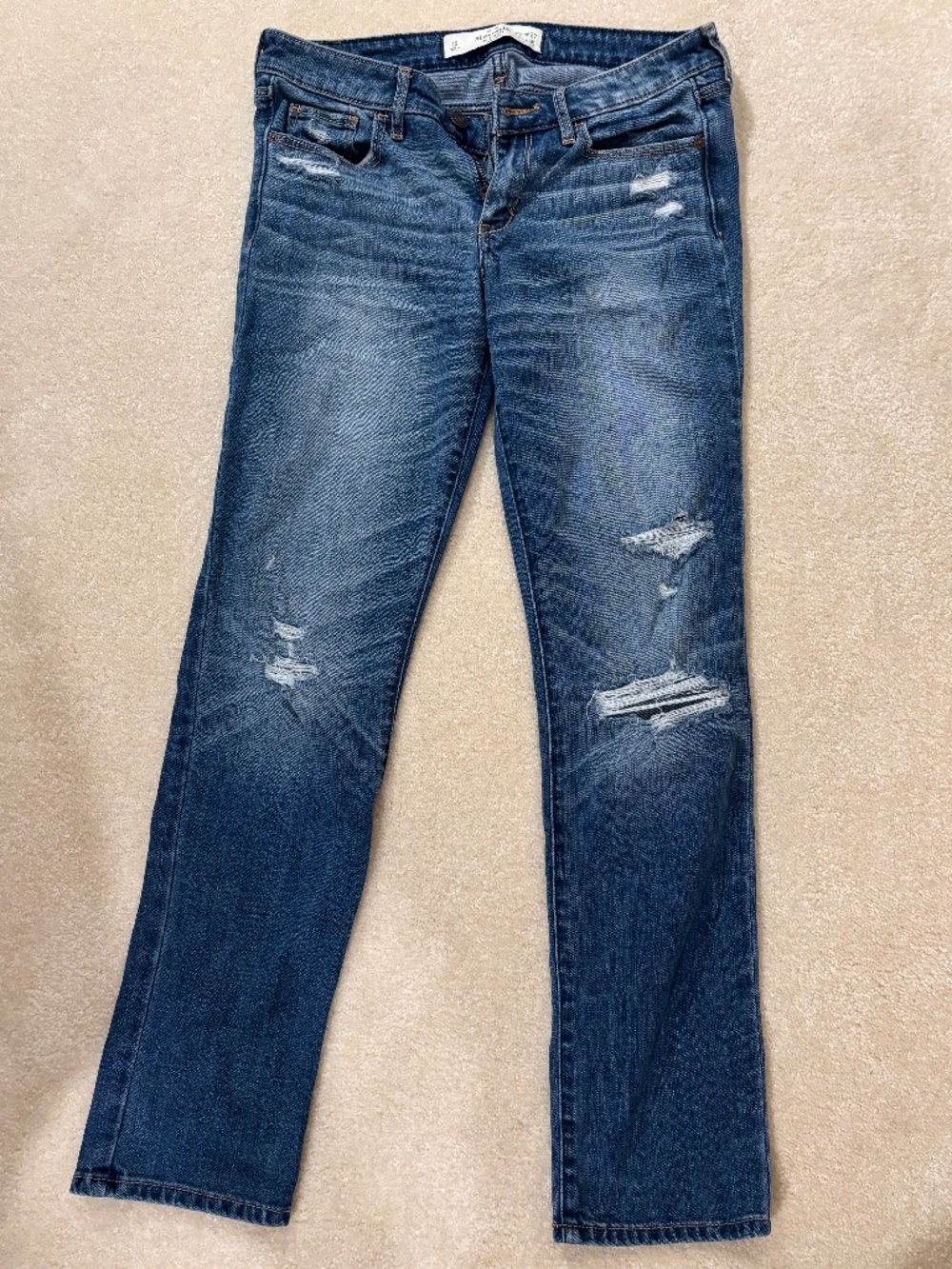 Abercrombie and Fitch ripped jeans size 4 short